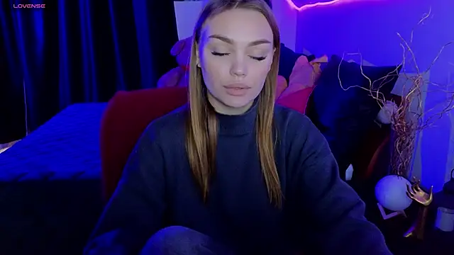 KitsyMoore online show from 11/21/25, 01:10