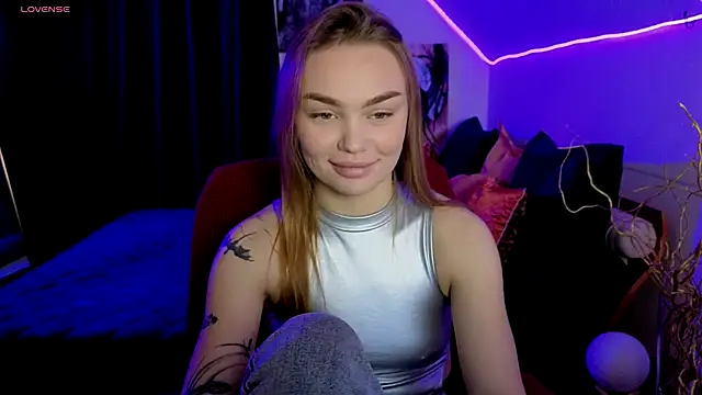 KitsyMoore online show from 10/24/25, 01:21