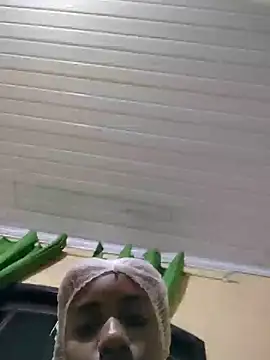 Barbiefox24 online show from 11/21/25, 07:13