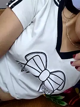 Snapshot of phuongxinhxan chatting on 10/04/25, 03:02 phuongxinhxan online show from 10/04/25, 03:02