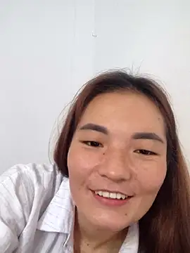 Snapshot of phuongxinhxan chatting on 11/24/25, 03:28 phuongxinhxan online show from 11/24/25, 03:28