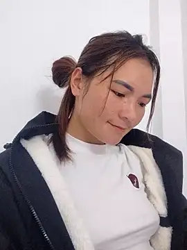 Snapshot of phuongxinhxan chatting on 11/23/25, 01:15 phuongxinhxan online show from 11/23/25, 01:15