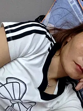 Snapshot of phuongxinhxan chatting on 10/13/25, 08:16 phuongxinhxan online show from 10/13/25, 08:16