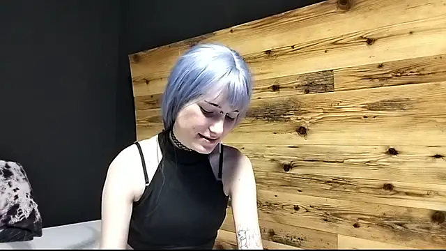 Snapshot of JenaeRadloff chatting on 09/27/25, 02:23 JenaeRadloff online show from 09/27/25, 02:23