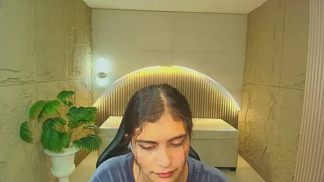 dany r  online show from 12/18/25, 01:15