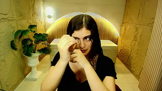 dany r  online show from 12/19/25, 01:02