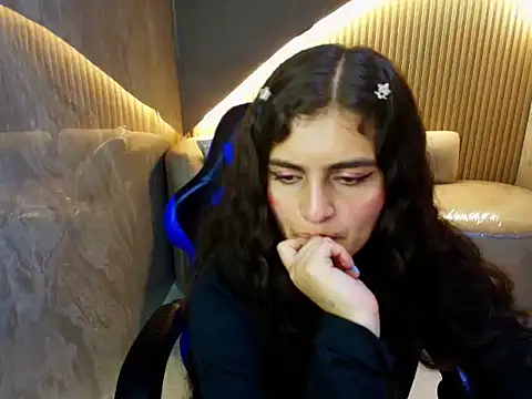 dany r  online show from 11/13/25, 02:43