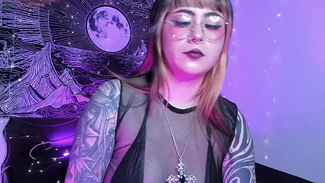 Hallucigenia  online show from 11/28/25, 02:17