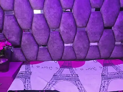 burbuja pink  online show from 02/17/26, 03:26