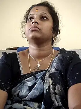 sweetqueen143 online show from 10/05/25, 06:15