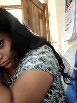 sweetqueen143 online show from 10/09/25, 04:02