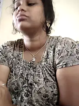 sweetqueen143 online show from 10/08/25, 03:52