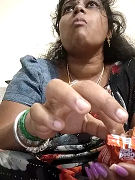 sweetqueen143 online show from 10/02/25, 05:38