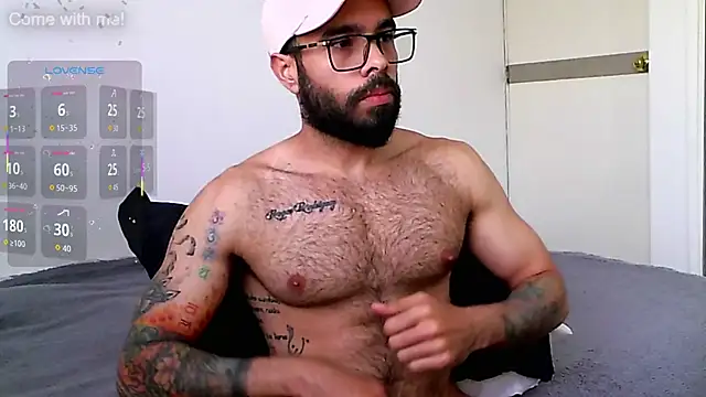 Snapshot of htrebor87 chatting on 10/24/25, 07:57 htrebor87 online show from 10/24/25, 07:57