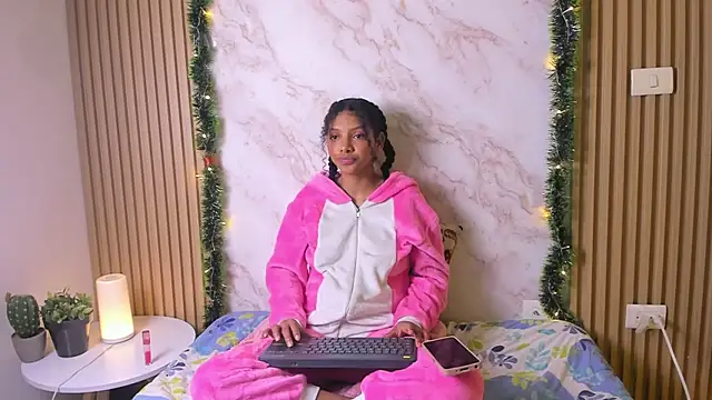 natalia blue online show from 12/15/25, 03:23