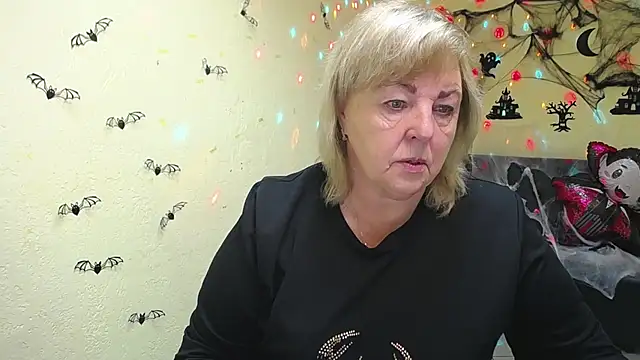 Snapshot of MilenaWedxy chatting on 10/19/25, 05:21 MilenaWedxy online show from 10/19/25, 05:21