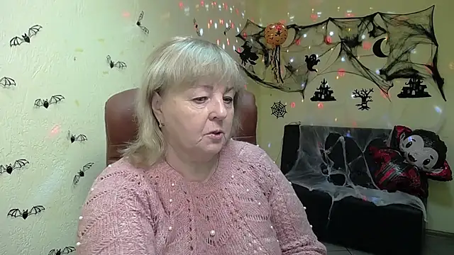 Snapshot of MilenaWedxy chatting on 10/28/25, 06:01 MilenaWedxy online show from 10/28/25, 06:01