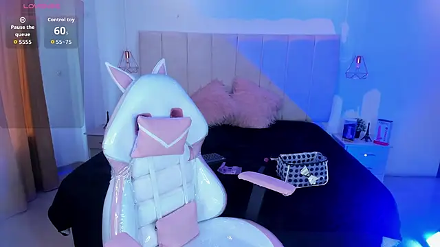 Gyal 8  online show from 11/24/25, 07:58