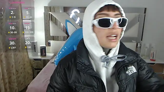 Gyal 8  online show from 11/15/25, 03:32