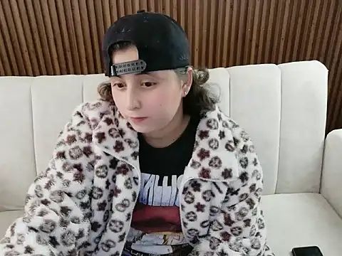 Snapshot of dirty_feelena chatting on 02/19/26, 05:21 dirty feelena online show from 02/19/26, 05:21