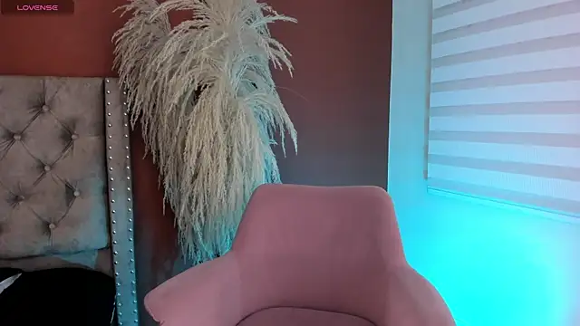 Snapshot of angela_fiory chatting on 12/05/25, 08:28 angela fiory online show from 12/05/25, 08:28