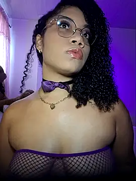 Snapshot of hottielatina chatting on 11/05/25, 08:12 hottielatina online show from 11/05/25, 08:12