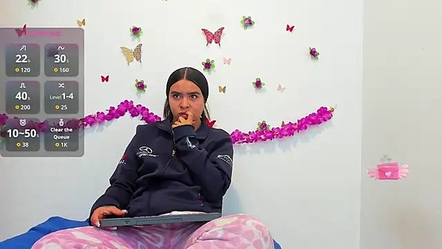 Annniie22 online show from 01/07/26, 08:08