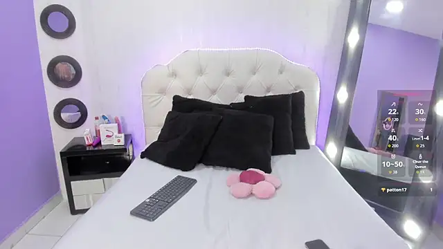Thayla Fox online show from 10/20/25, 01:44