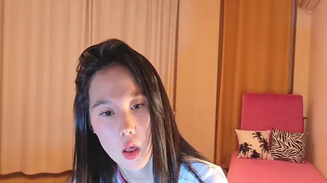 Snapshot of Reina__chan chatting on 09/21/25, 06:24 Reina chan online show from 09/21/25, 06:24