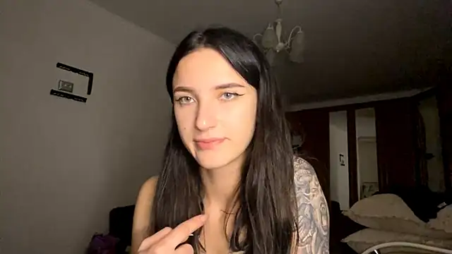 TifanyRawi online show from 10/03/25, 09:38