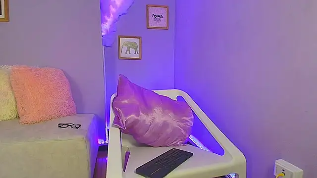 Snapshot of cat_nasty chatting on 10/15/25, 09:34 cat nasty online show from 10/15/25, 09:34