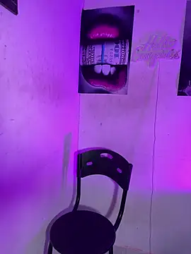 becca wilsson online show from 12/16/25, 10:08