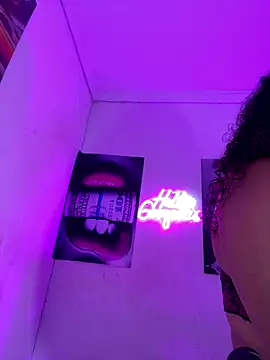 becca wilsson online show from 12/02/25, 09:22