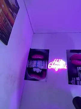 becca wilsson online show from 11/28/25, 11:21