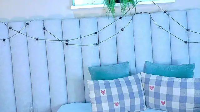 MyApril   online show from 03/10/26, 12:09