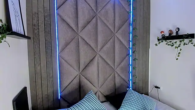 MyApril   online show from 02/11/26, 11:43