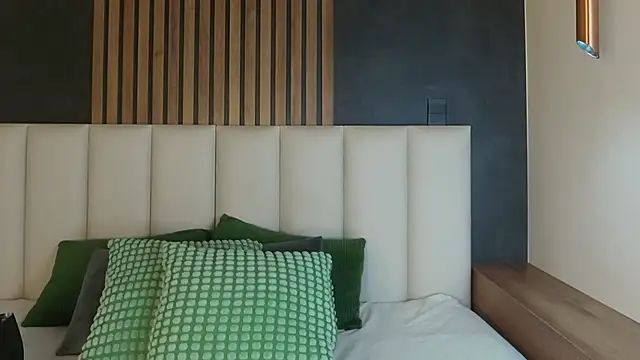 MyApril   online show from 03/31/26, 12:07