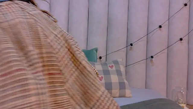 MyApril   online show from 04/13/26, 12:20