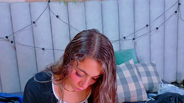 MyApril   online show from 03/05/26, 12:35