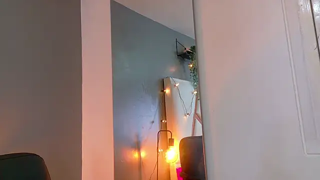 MyApril   online show from 11/04/25, 11:47