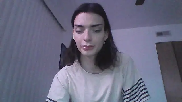 Snapshot of Luna_Samosienko chatting on 10/04/25, 10:28 Luna Samosienko online show from 10/04/25, 10:28
