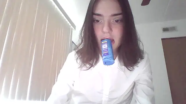 Snapshot of Luna_Samosienko chatting on 10/02/25, 07:28 Luna Samosienko online show from 10/02/25, 07:28