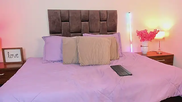 Aliccecullen online show from 04/09/26, 04:13