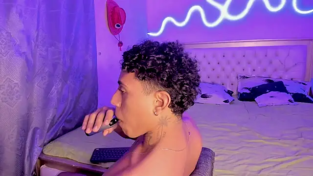 Snapshot of Glader31 chatting on 10/16/25, 09:56 Glader31 online show from 10/16/25, 09:56