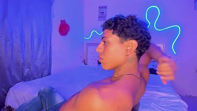 Snapshot of Glader31 chatting on 10/05/25, 08:54 Glader31 online show from 10/05/25, 08:54