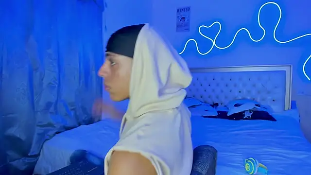 Snapshot of Glader31 chatting on 10/06/25, 04:52 Glader31 online show from 10/06/25, 04:52