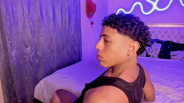 Snapshot of Glader31 chatting on 10/26/25, 09:37 Glader31 online show from 10/26/25, 09:37