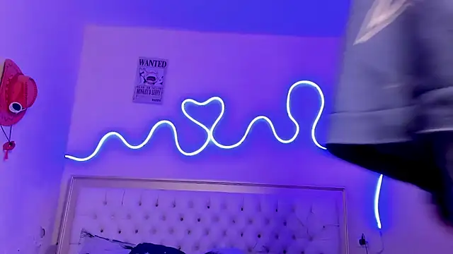 Snapshot of Glader31 chatting on 10/27/25, 09:27 Glader31 online show from 10/27/25, 09:27