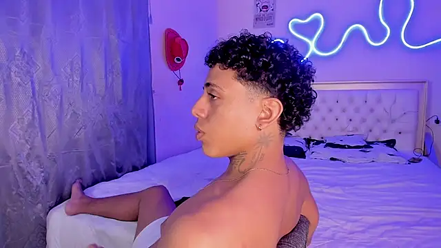 Snapshot of Glader31 chatting on 10/28/25, 09:25 Glader31 online show from 10/28/25, 09:25