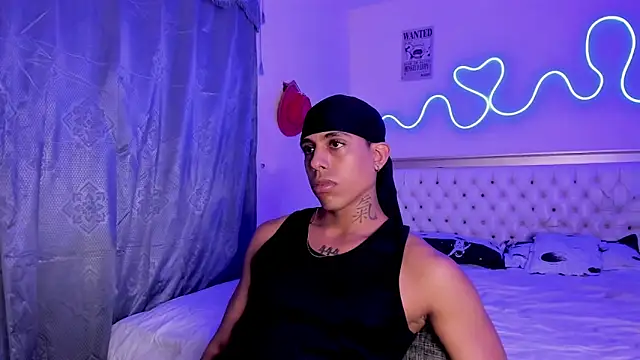 Snapshot of Glader31 chatting on 09/30/25, 10:05 Glader31 online show from 09/30/25, 10:05